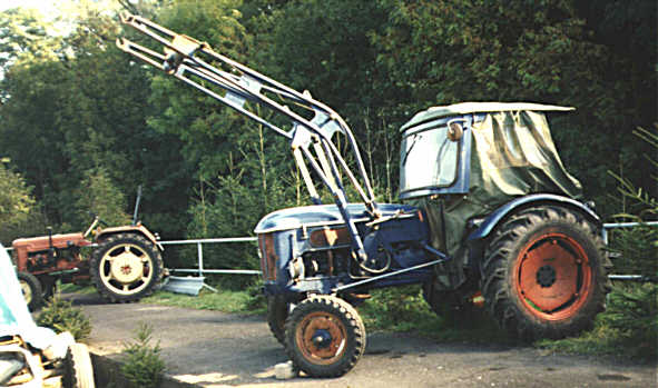 HANOMAG - Perfekt 400 ca. 1997 am Traktorbahnhof