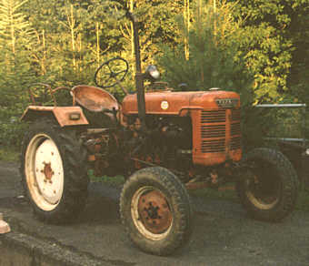 IHC - FARMALL DLD 2, Bj. 1955, 14 PS, rechte Seite